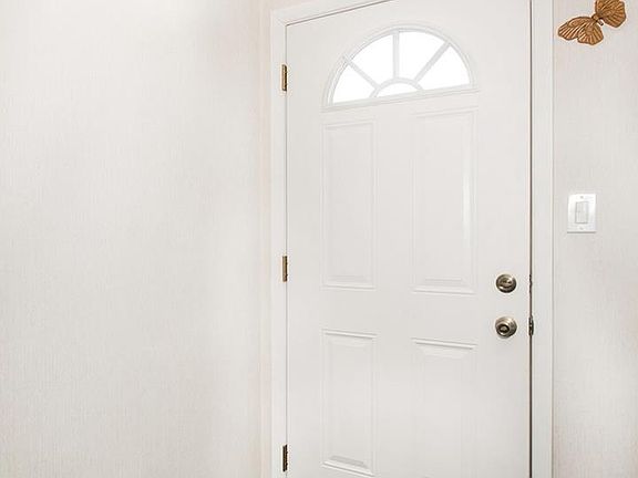 3rd image of 5713 Champaign Ave