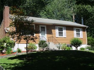 230 Malcolm Rd, West Haven, CT 06516