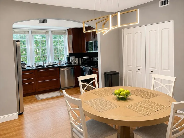 215 Phoenetia Ave #1 — Photo 6