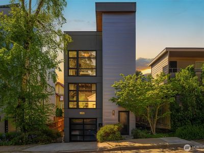 3827 Carr Place N, Seattle, WA, 98103