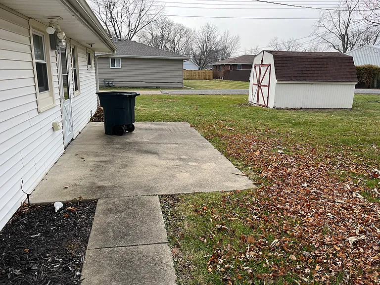403 N West St — Photo 10