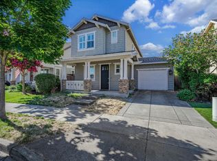 2016 Autumn Walk Dr, Santa Rosa, CA 95403
