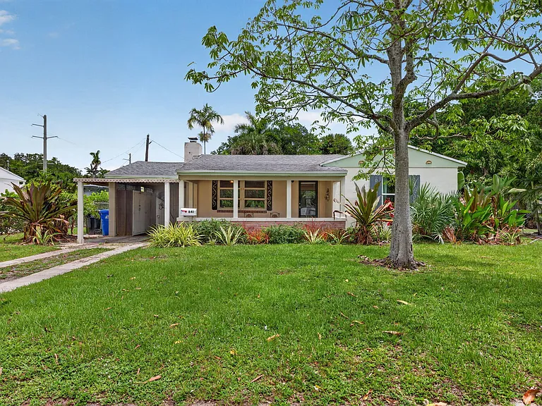 841 SW 18th Ct — Photo 13