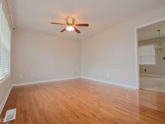 2nd image of 28 Rocky Ct