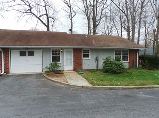122A Edinburgh Ln, Lakewood, NJ 08701