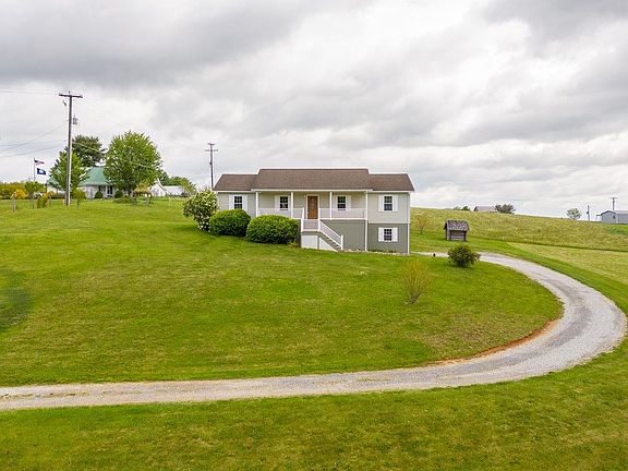 3rd image of 704 Fort Chiswell Rd