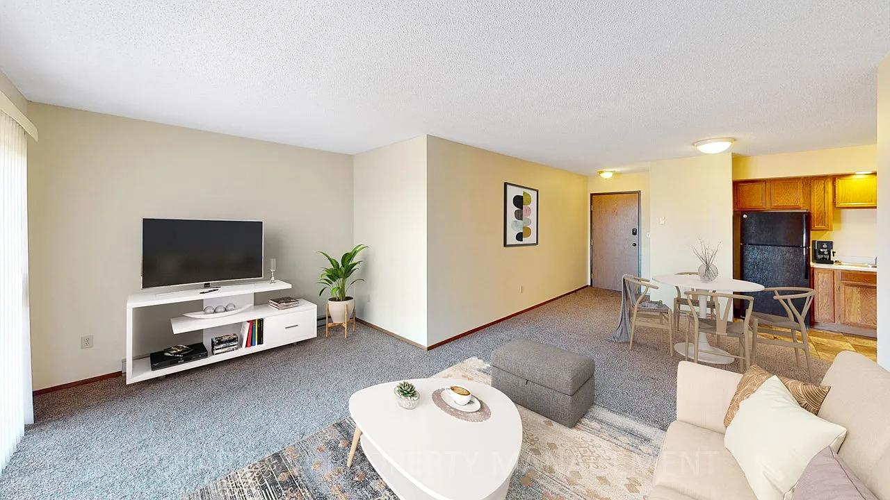 Park Apartments — Photo 4