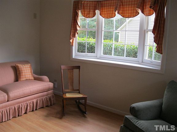3rd image of 55 Crystal Oaks Ct