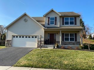 496 Francis Dr, Mechanicsburg, PA 17050