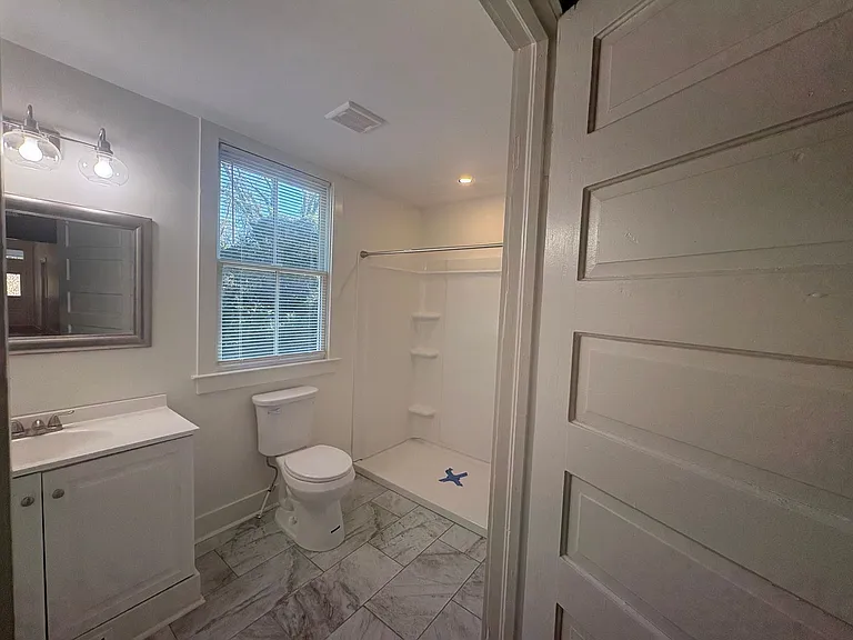 169 Lamar St #A — Photo 10