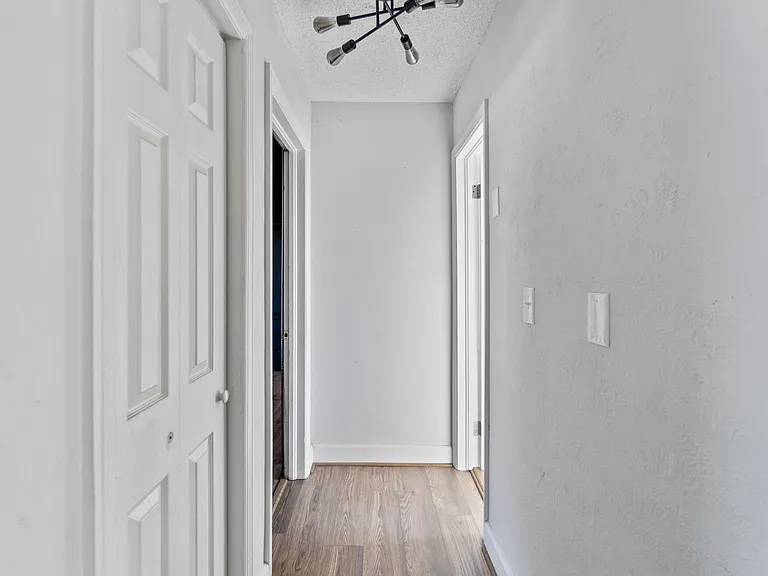 4865 Hampshire Ave — Photo 23