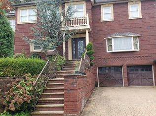 2190 Clove Rd, Staten Island, NY 10305