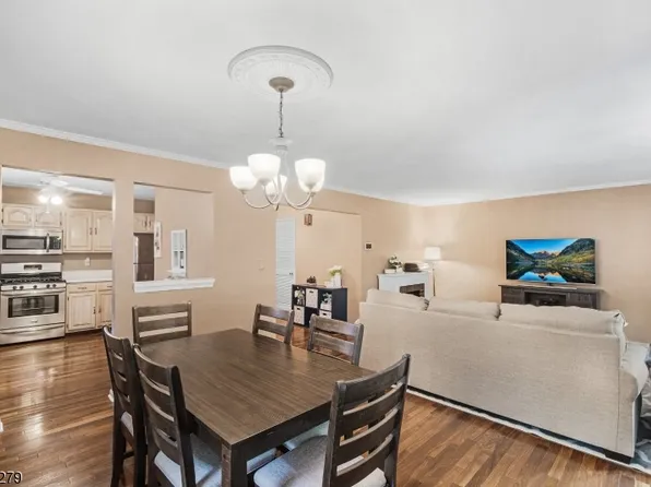 142 Vista Dr, Hanover Twp., NJ 07927