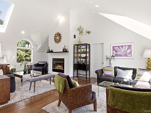 4th image of 36 Arbutus Road