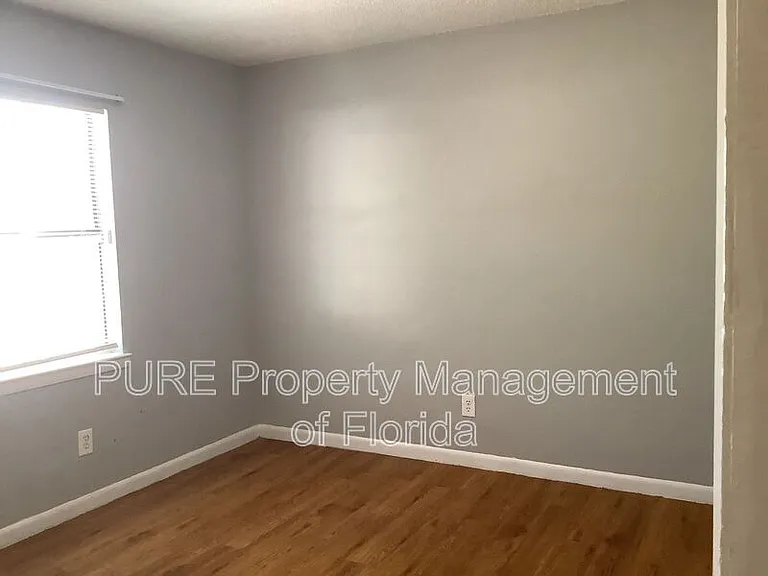3800 NE 41st St #A — Photo 14