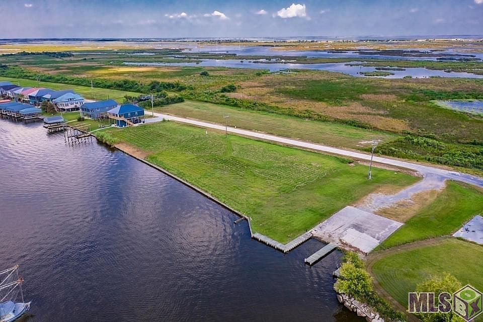 1st image of 6333 Bayouside Dr