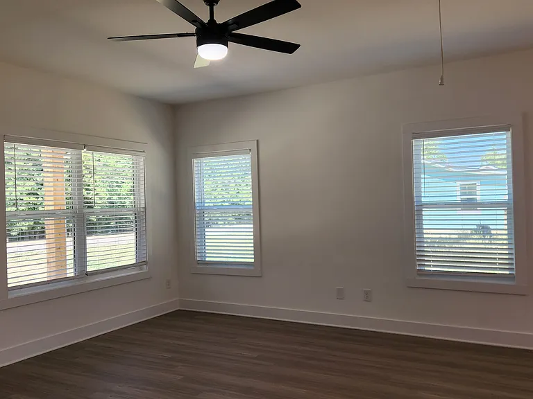 1818 E Greenbriar Rd — Photo 8