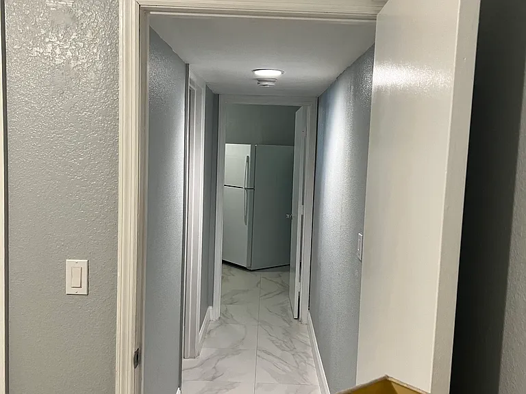 SW 121st Ct — Photo 5