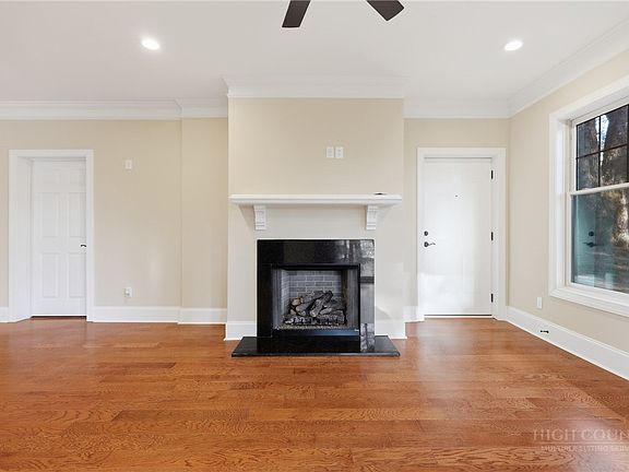 5th image of 155 Gateway Drive #102
