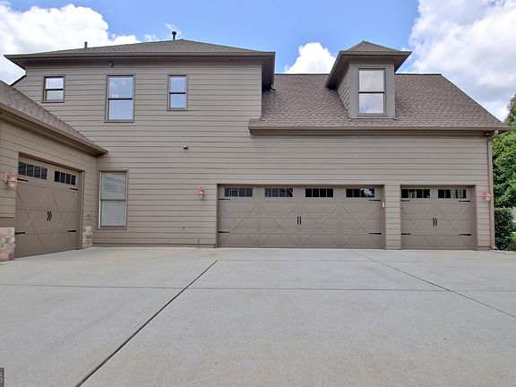 5th image of 365 Swains Dr