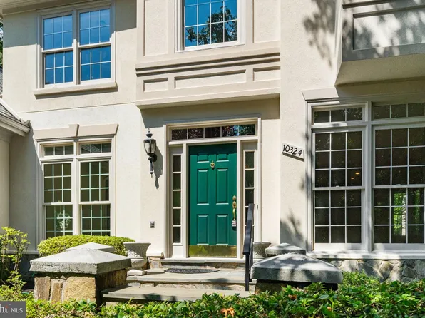10324 Regency Station Dr, Fairfax Station, VA 22039