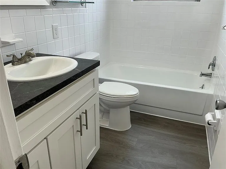 10888 Temple Ave — Photo 7