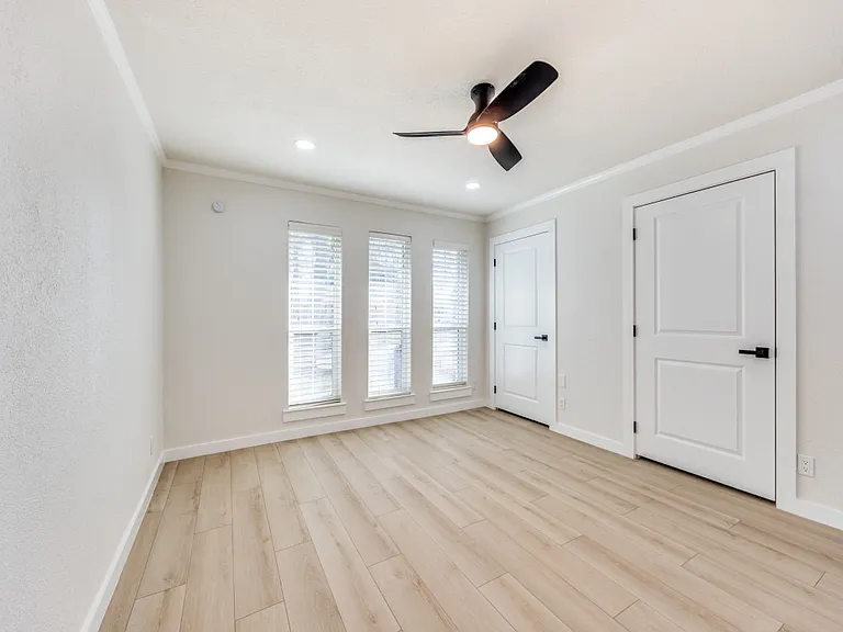 2409 Regal Rd — Photo 16