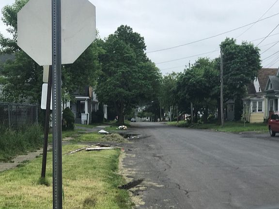 5th image of 113 Sweeting St