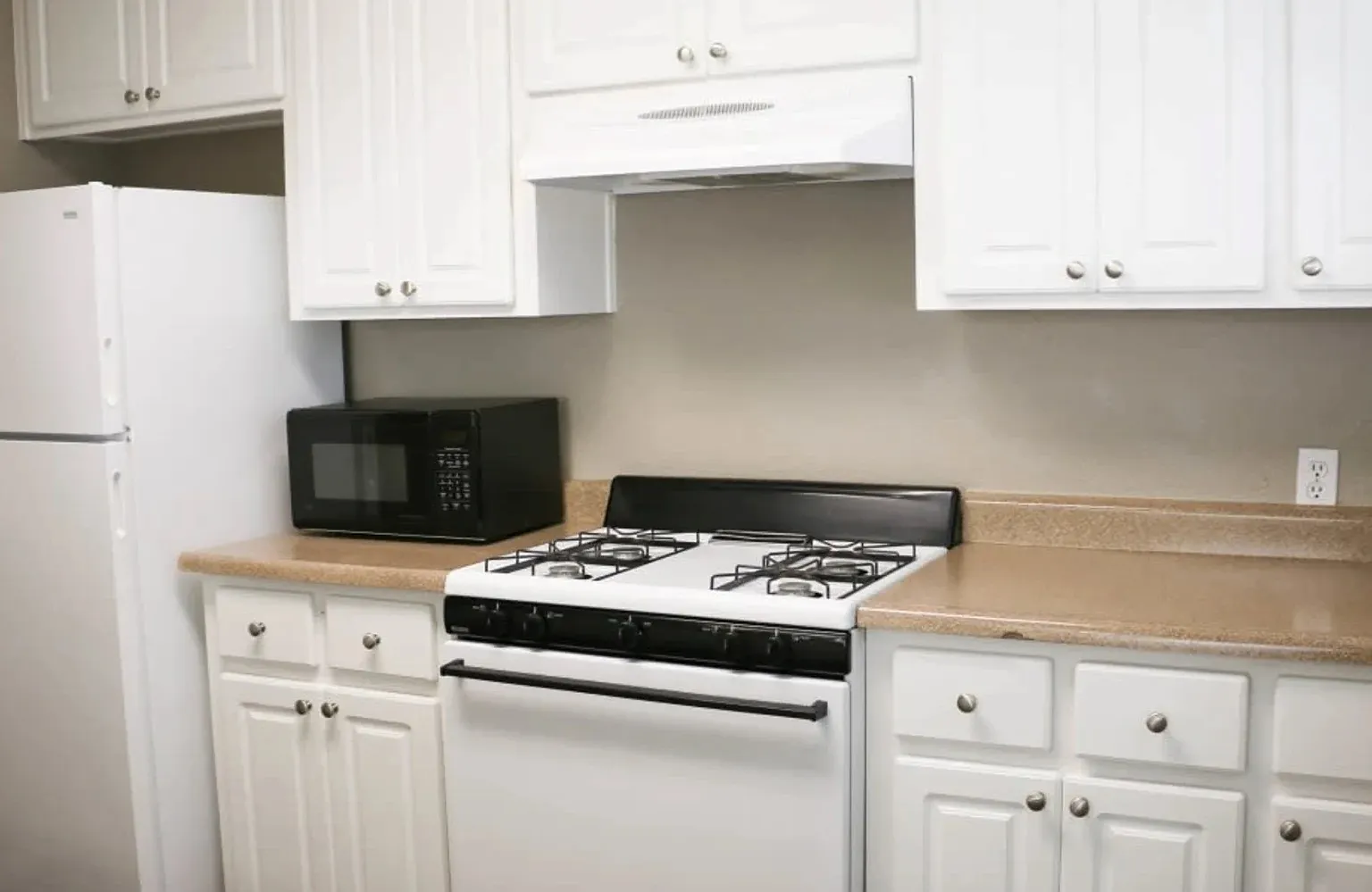 Oak Park Apartments — Photo 4