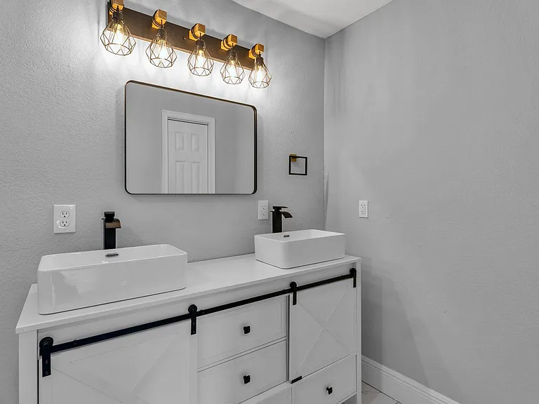 Christina Dr E — Photo 6