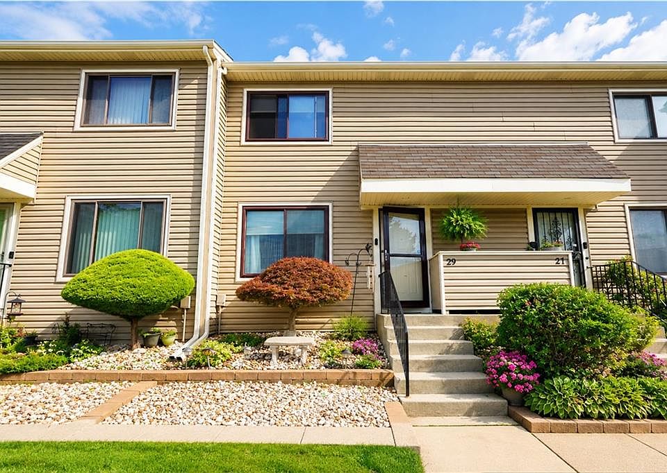 1st image of 29 Wood Ct #586