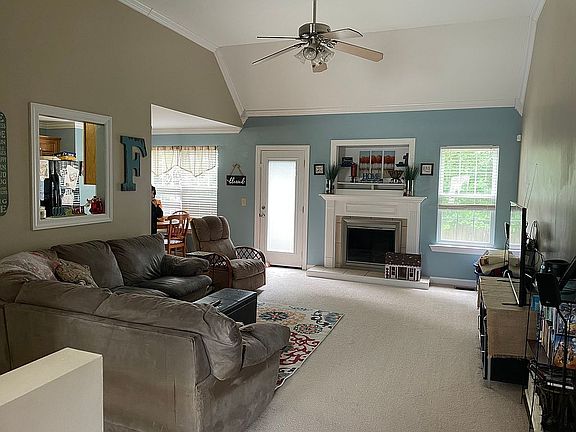 3rd image of 8509 Dallas Oaks Ln