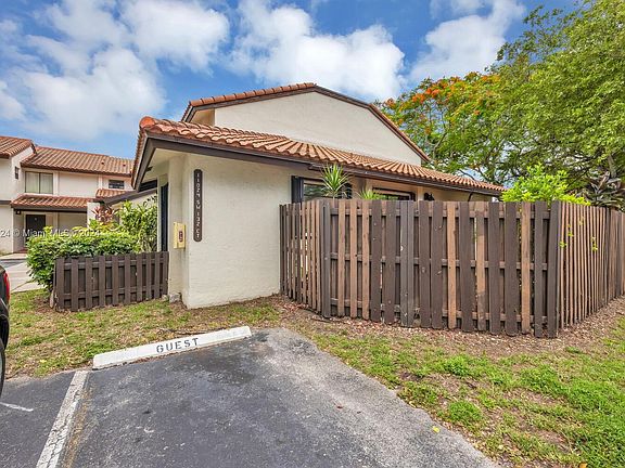 4th image of 11024 SW 132nd Ct #38-1