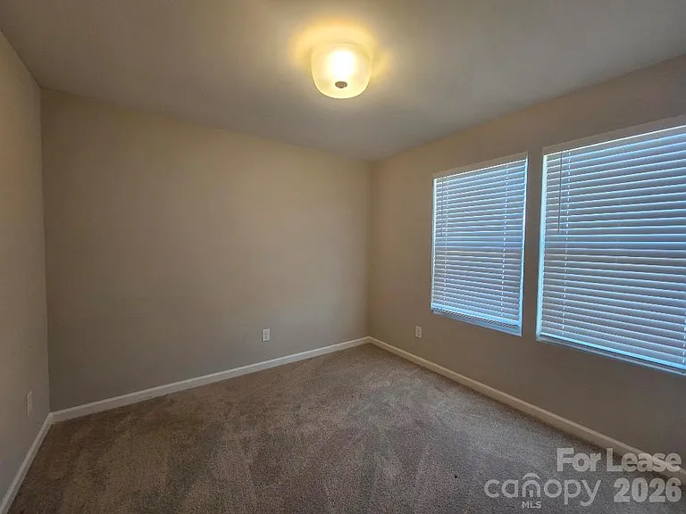 411 Copes Ct — Photo 13