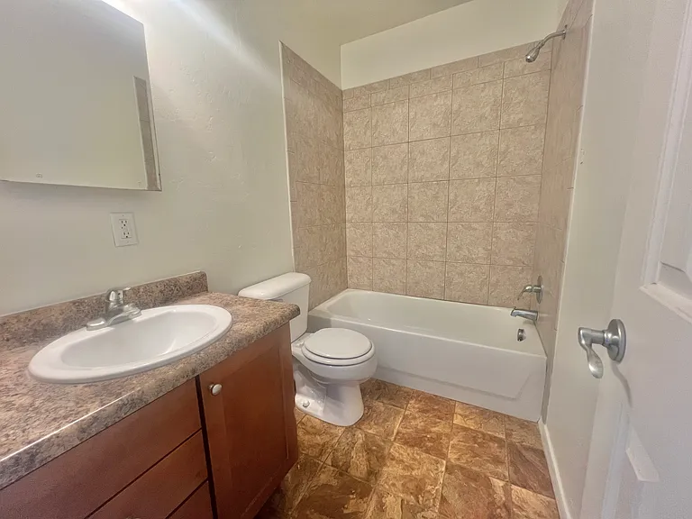2821 N Columbus Blvd #19 — Photo 23