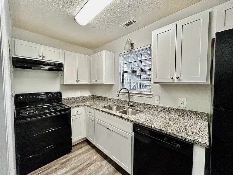 4410 Delashmitt Rd #1 — Photo 7