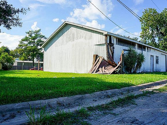 3rd image of 406 Winona Dr
