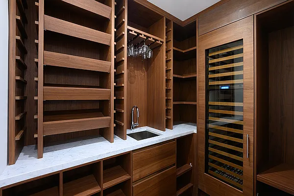 Rented by SERHANT. | media 17