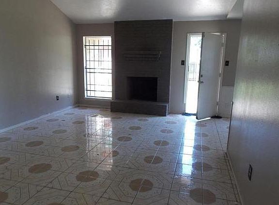 2nd image of 8635 Valley West Ct