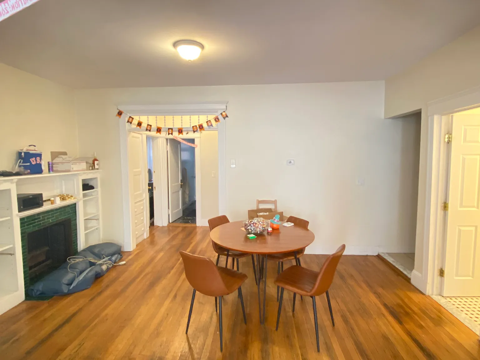 3 bed, 99999 sqft, $4,200 — Photo 2