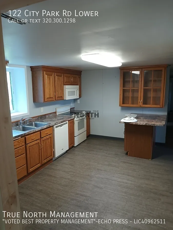 3 bed, $1,300 — Photo 2