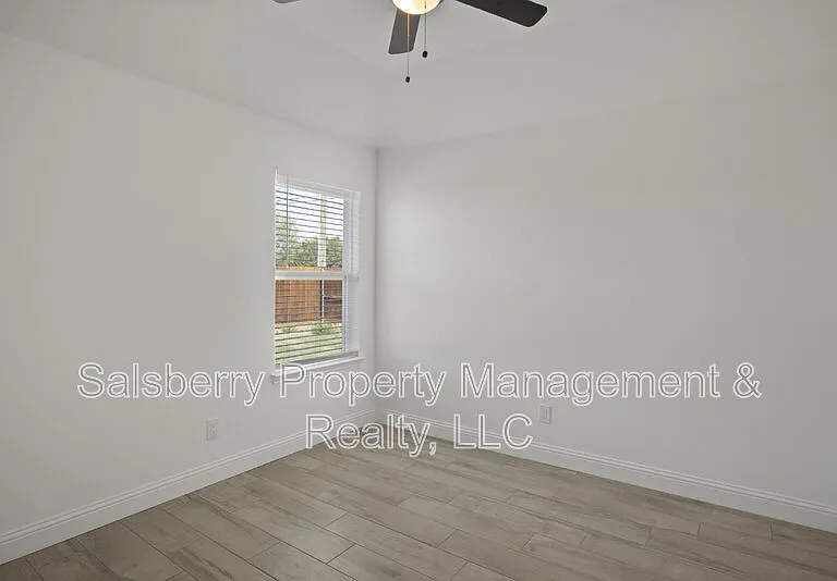 338 S 3rd St — Photo 22