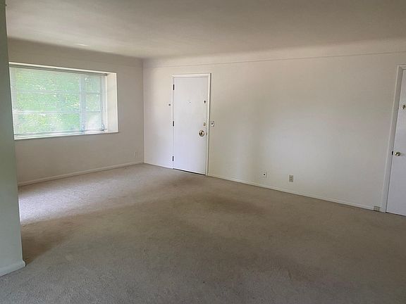 3rd image of 3329 Mowbray Ln APT 3