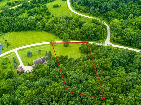 35 Heatherdowns Ln, Galena, IL 61036