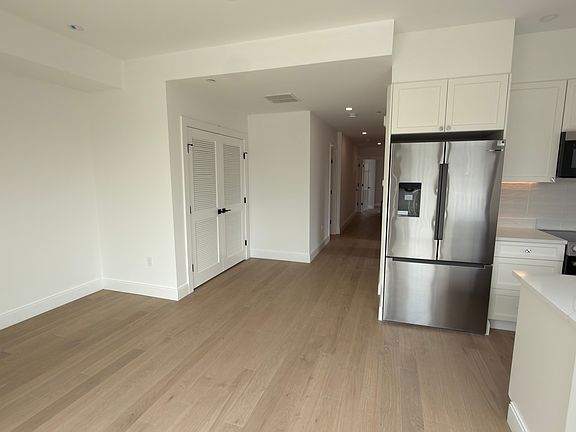 4th image of 32 Orkney Rd #3D