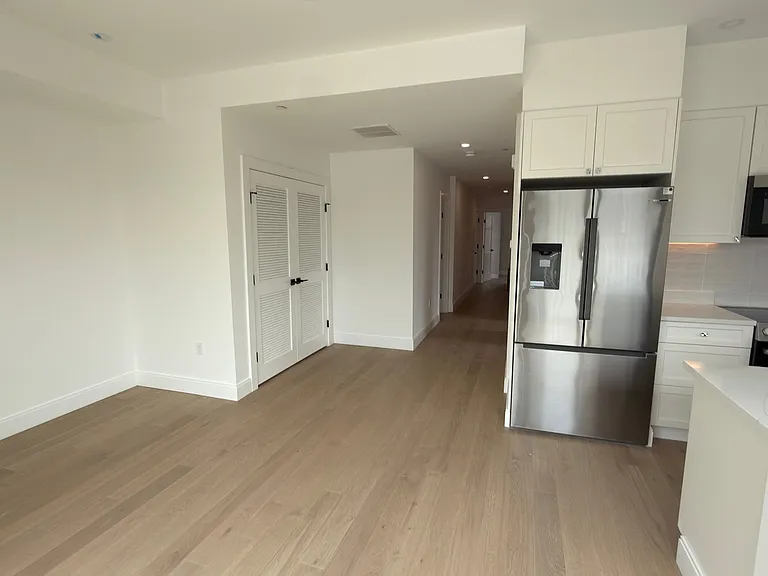 32 Orkney Rd #3D — Photo 4