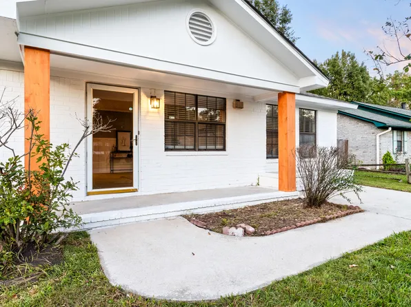 207 Village Green Cir, Summerville, SC 29486