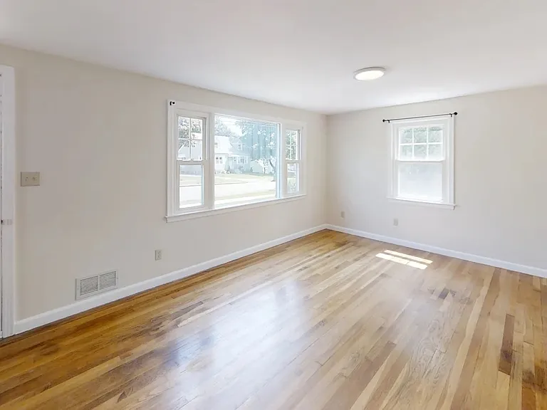 58 Knob Hill Dr — Photo 18