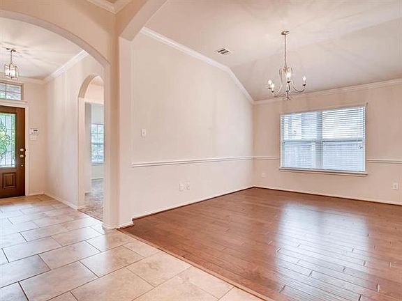 4th image of 302 Briar Park Dr