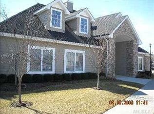 148 Morley Cir, Melville, NY 11747